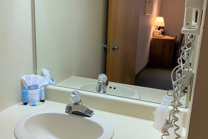 Room 34 of 48