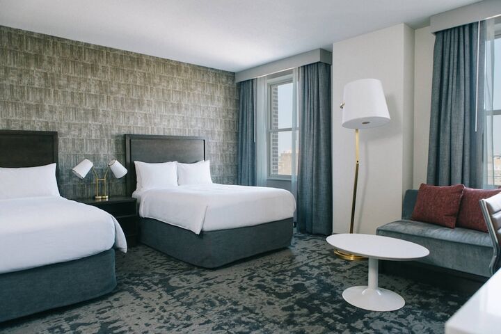 Room 52 of 98