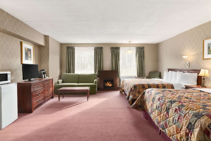 Room 9 of 16