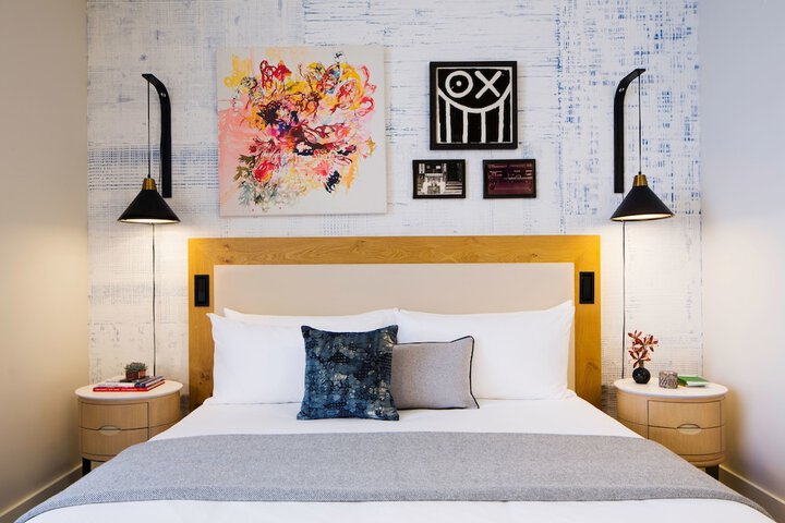 Room 6 of 40