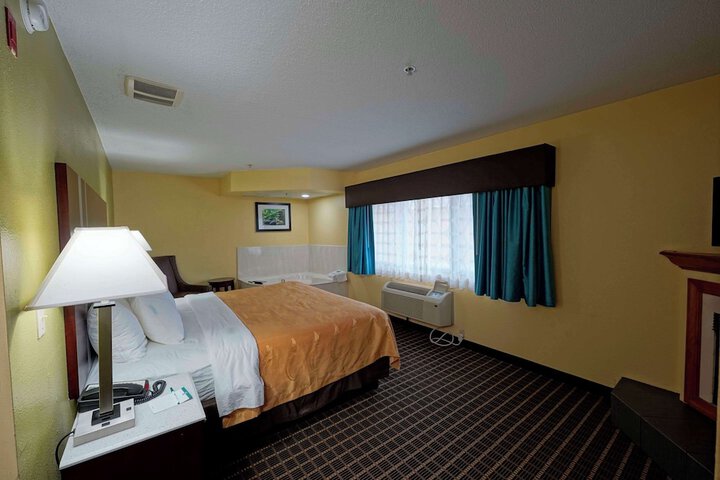 Room 22 of 34