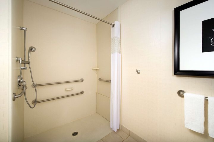 Room 12 of 32
