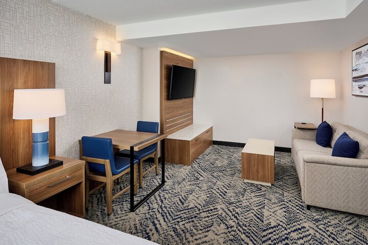 Candlewood Suites Burlington Conference Centre by IHG