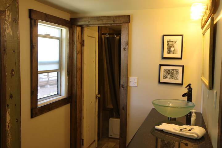 Room 175 of 191