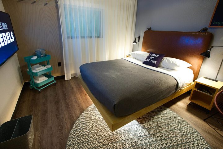 Room 28 of 54