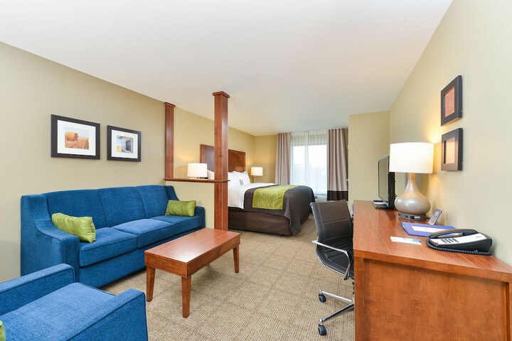 Room 8 of 16
