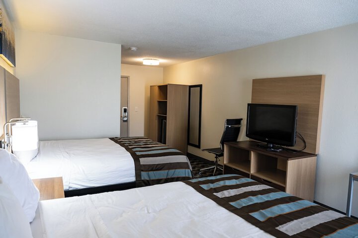 Room 6 of 31