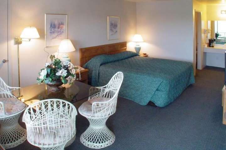 Room 27 of 27