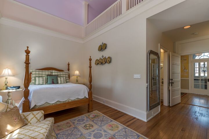 Room 16 of 27