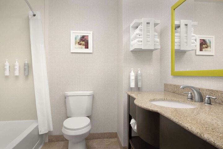 Hampton Inn & Suites Durham / North I-85