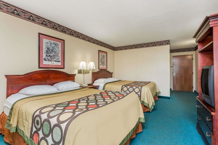 Room 8 of 14