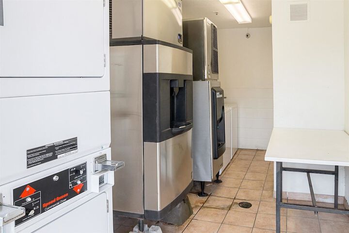 Motel 6 Grand Prairie TX - Near Six Flags Drive