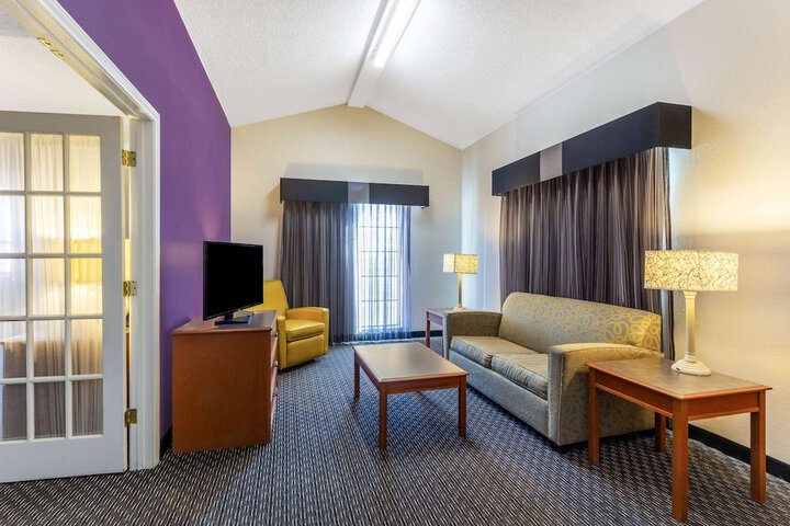 Room 46 of 66