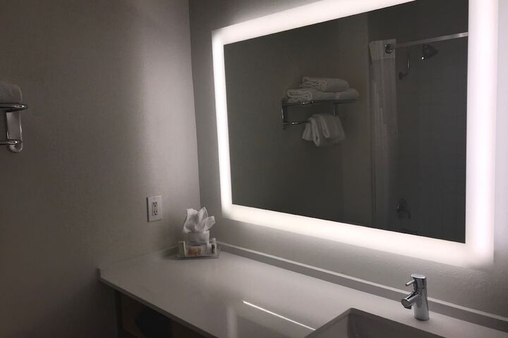 Room 26 of 53