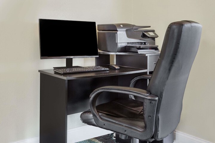 Business Center 14 of 14