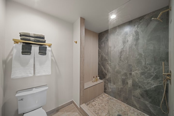 Room 15 of 23