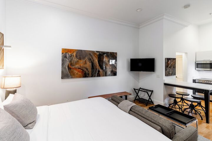 Room 21 of 33
