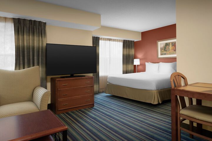 Room 32 of 40