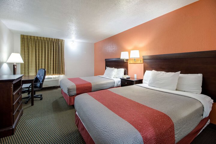 Room 33 of 34
