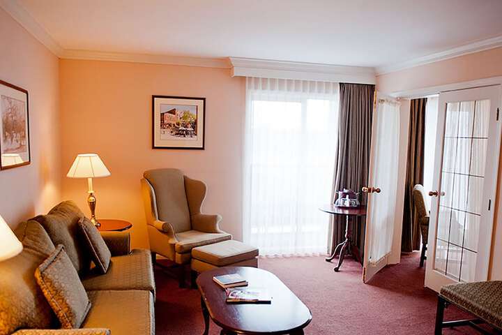 Room 25 of 46
