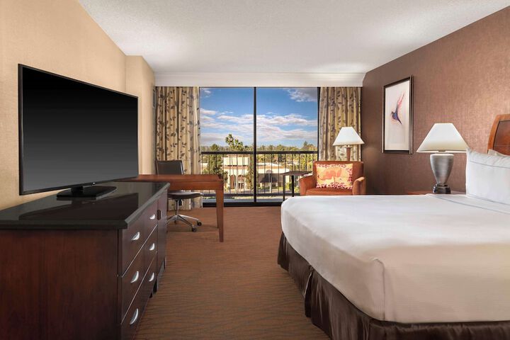 Hilton Orange County / Costa Mesa
