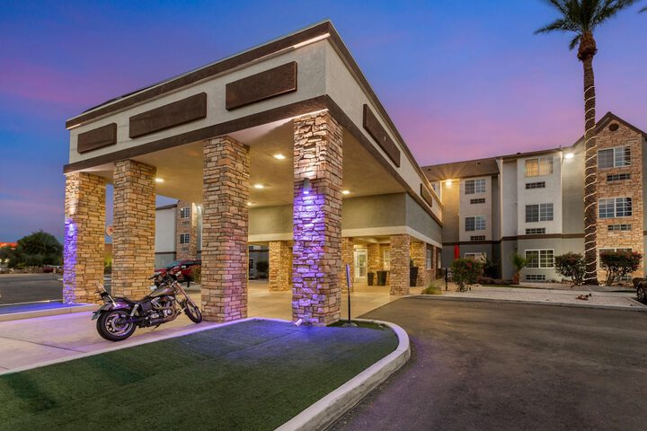 Hotel 4 of 43