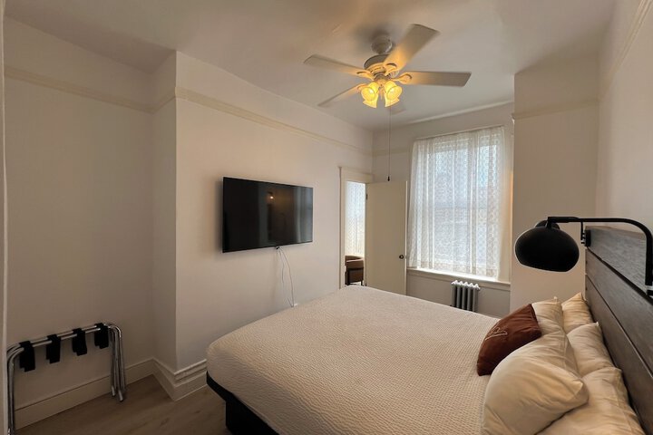 Room 16 of 41