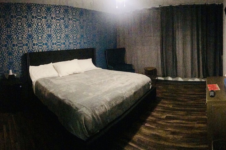 Room 62 of 77