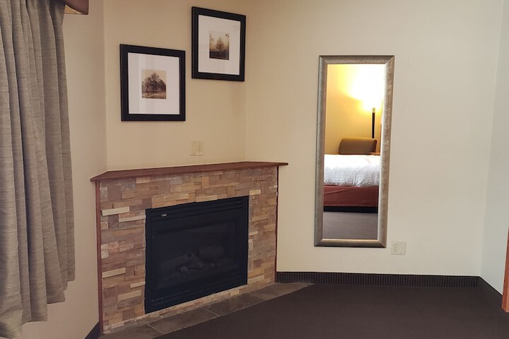 AmericInn by Wyndham Iron River