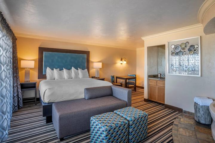 Lincoln Sands Oceanfront Resort an Ascend Collection Hotel