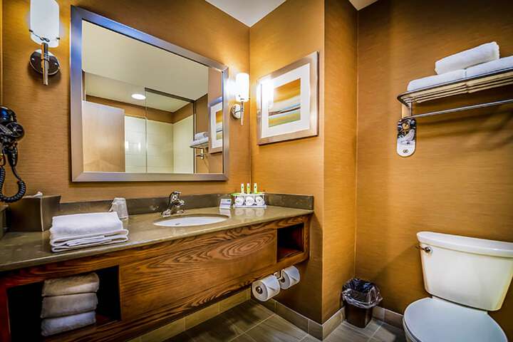Holiday Inn Express & Suites Salt Lake City South - Murray by IHG