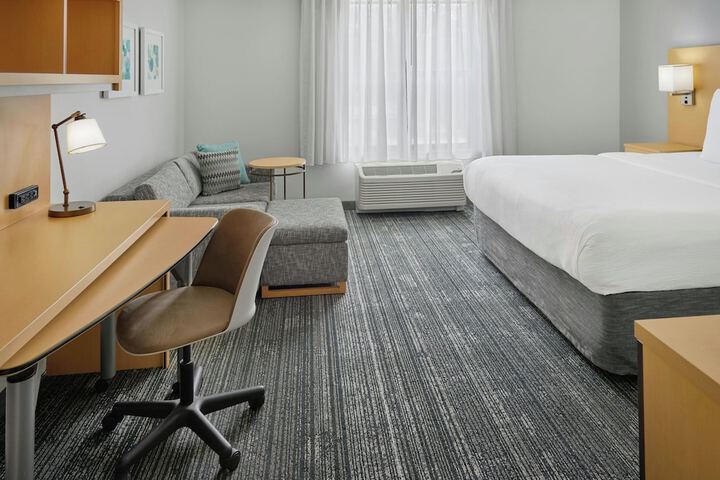 TownePlace Suites Lawrence Downtown