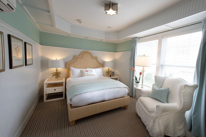 Room 50 of 82