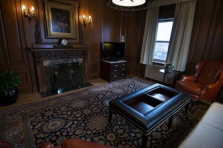 Room 44 of 154
