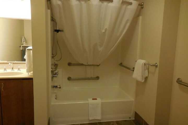 Room 21 of 33