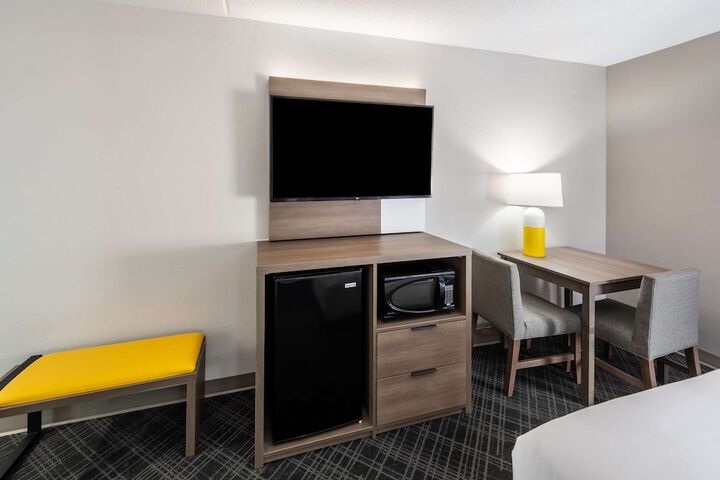 Room 37 of 48