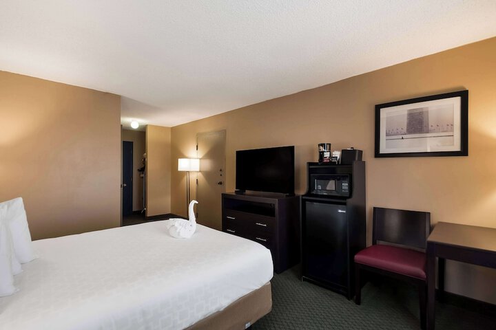 Room 7 of 27