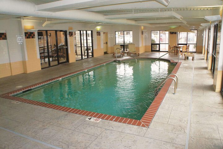 Pool 4 of 30