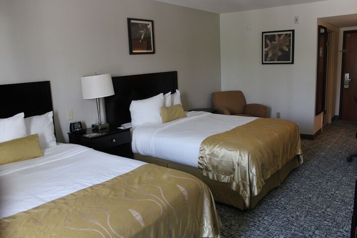 Room 8 of 34