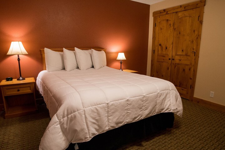 Silver Moon Inn
