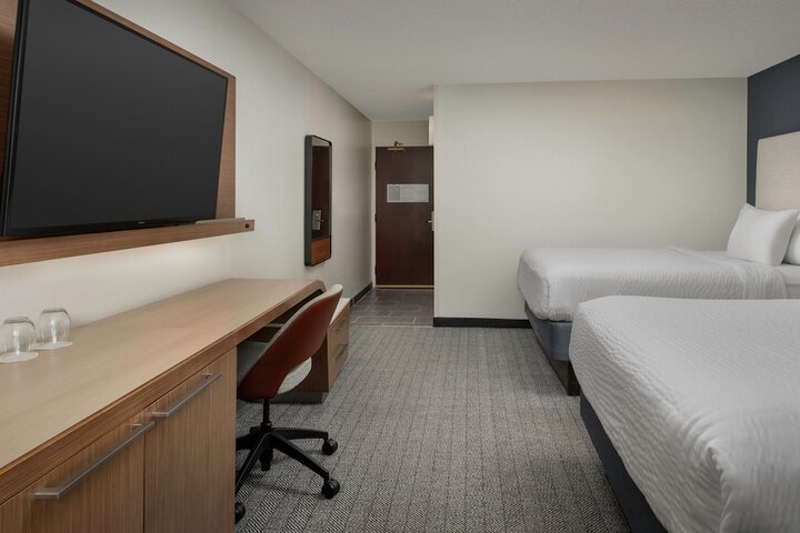 Room 21 of 32