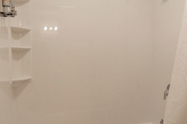 Room 10 of 20