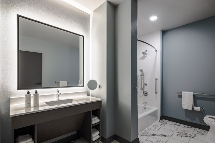 Room 48 of 118