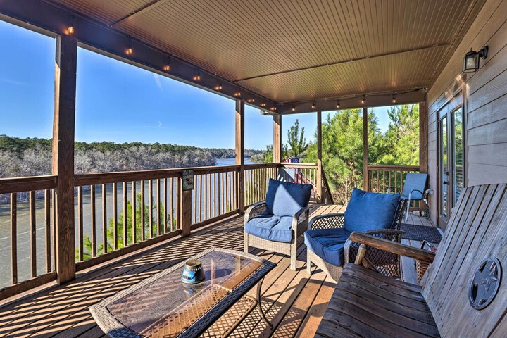 Lake Mitchell Vacation Home w / Dock & Water Slide