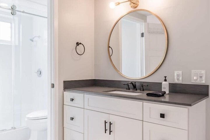 at Marbella Lane - Cozy Modern Home w / Relaxing Design & Pool