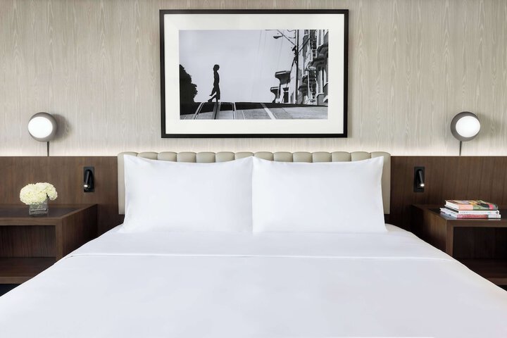 Room 19 of 74