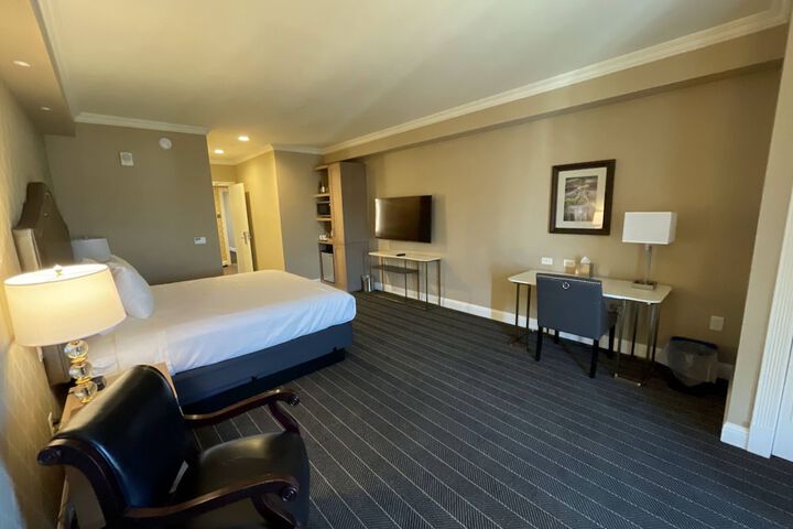 Majestic Inn & Spa