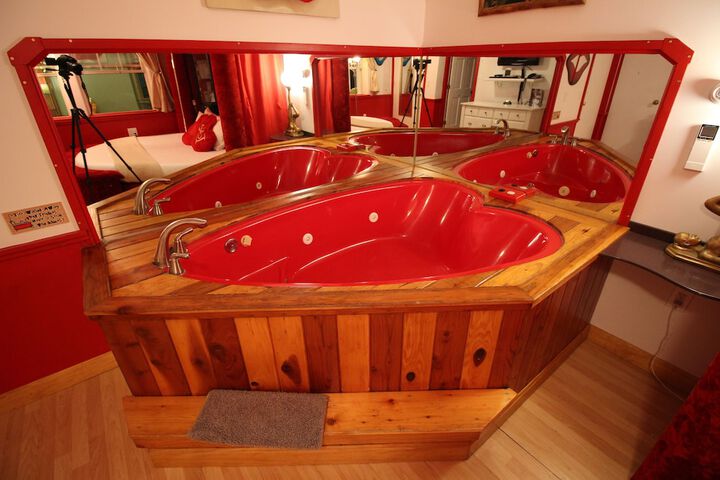 Hot Tub 145 of 153