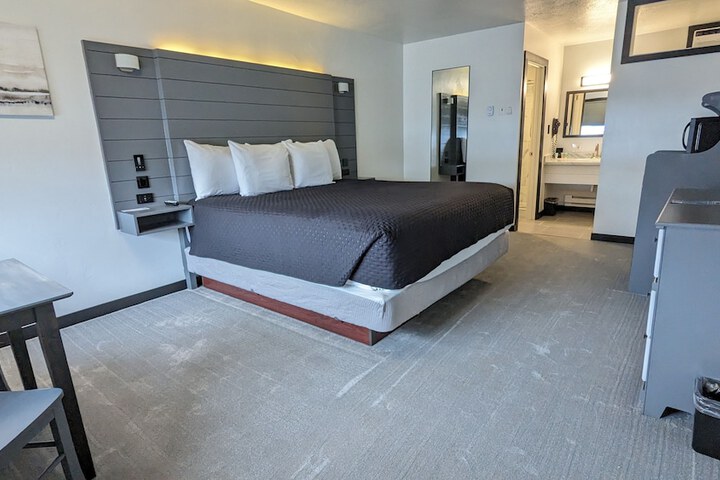 Room 22 of 27