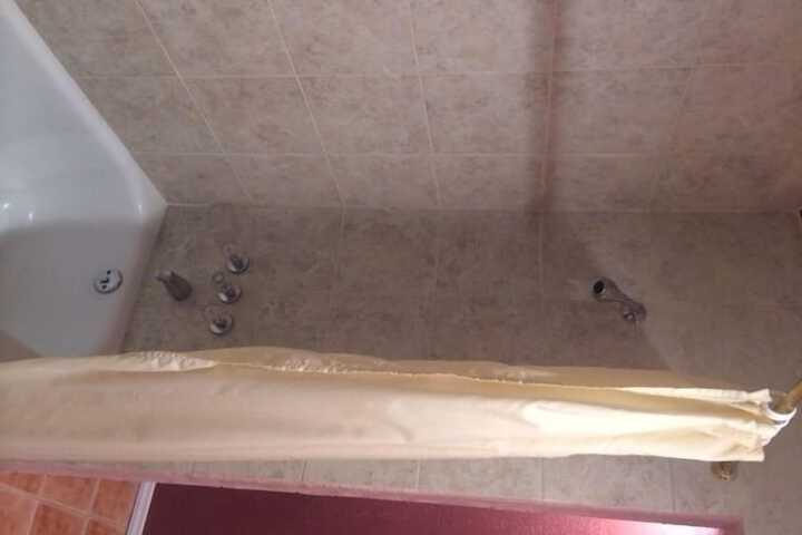 Room 10 of 26